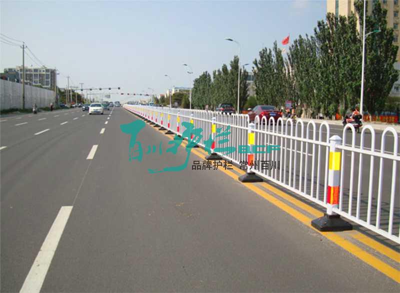 img of 通遼大別管京式道路護(hù)欄工程