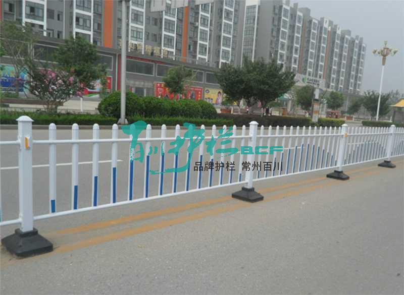 臨沂防跨型道路護(hù)欄工程